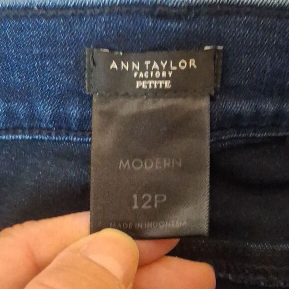 Ann Taylor Factory Modern Jeans size 12 petite - Picture 2 of 5